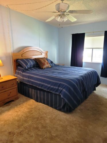 560 Natalie Dr, Fort Pierce FL 34952-7903 exterior