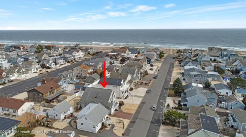 19 New Jersey Ave, Lavallette NJ 08735-2528 exterior