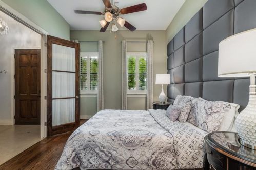 2111 Canton St, Dallas TX 75226-1621 exterior