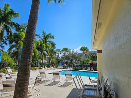 2125 Glen Ridge Dr, Fort Pierce FL  34952-8023 exterior