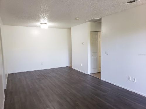 8592 Channelview Cir, Tampa FL  33614-8119 exterior