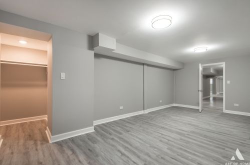 6917 Maplewood Ave, Chicago IL 60622-2857 exterior