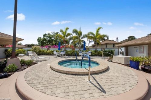 523 Lake Louise Cir, Naples FL 34110-8016 exterior