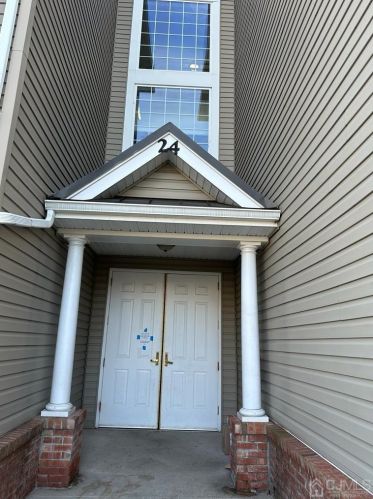 2426 Edward Stec Blvd, Edison NJ  08837-7008 exterior