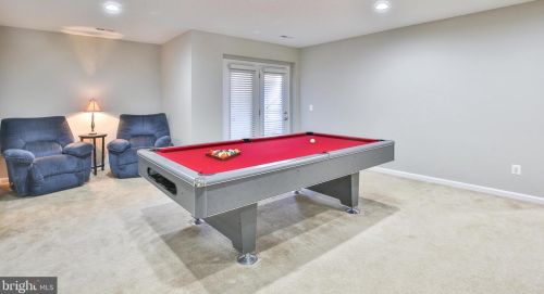 16609 Fox Chase Ct, Leesburg VA 20176-7845 exterior