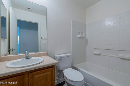 6419 Sunrise Vly Dr, Tucson AZ 85706-4979 exterior