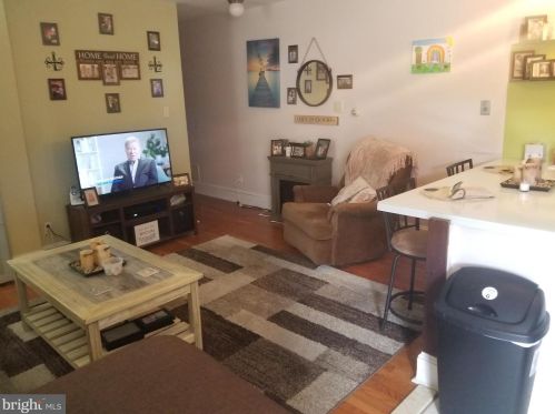 2555 American St, Philadelphia PA 19140-5724 exterior