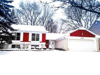 3325 Bluett Rd, Ann Arbor MI  48105-1556 exterior