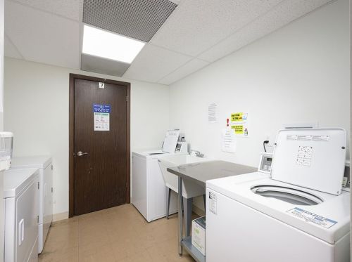 5600 Munhall Rd, Pittsburgh PA  15217-2067 exterior