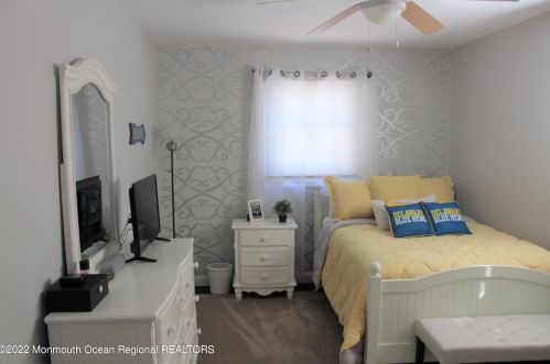 52 4 Winds Dr, Middletown NJ 07748-3141 exterior