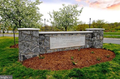 236 Jenkins St, Alexandria VA 22304-4907 exterior