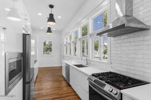 825 3rd Ave, Phoenix, AZ 85003-1408