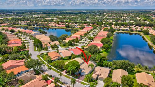 9679 Harbour Lk Cir, Boynton Beach FL 33437-3812 exterior