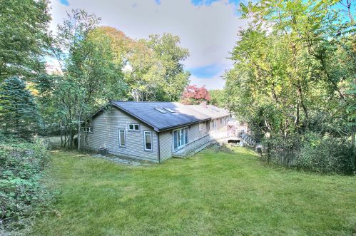 110 Long Lots Rd, Westport CT 06880-3947 exterior