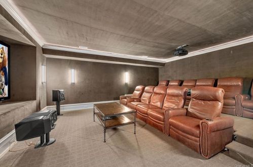 14 Wrights Ml Rd, Armonk NY 10504-1130 exterior