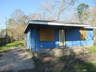 5617 Guadalupe St, Houston TX  77016-1721 exterior