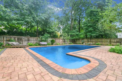 12 Prospect Dr, Huntington Station NY 11746-2920 exterior