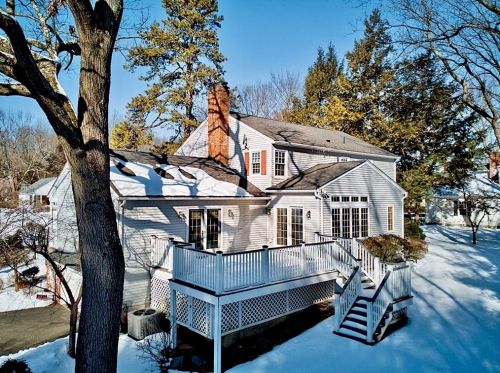 410 Pinewood Dr, Springfield, MA 01106-1644