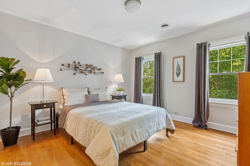 5800 Kenneth Ave, Chicago IL  60646-5910 exterior