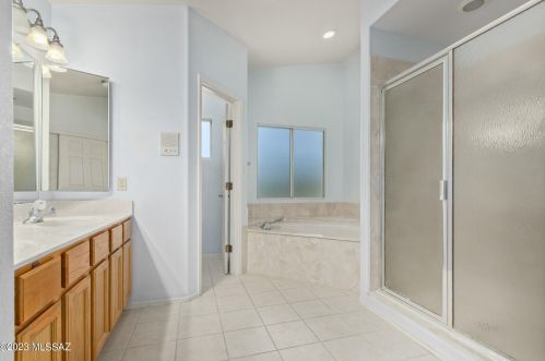 8040 Prickly Poppy Dr, Tucson AZ  85715-4350 exterior