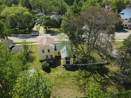 514 Kalamazoo St, Paw Paw MI 49079-1130 exterior