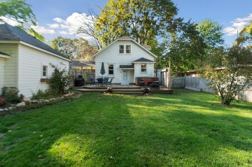 203 Oak Grv Ave, Kalamazoo MI 49004-1306 exterior