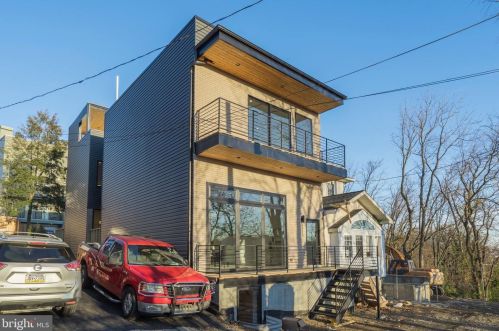 4213 Boone St, Philadelphia, PA 19128-5002