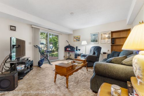 422 Brewers Brg Rd, Jackson Twp NJ 08527-2629 exterior