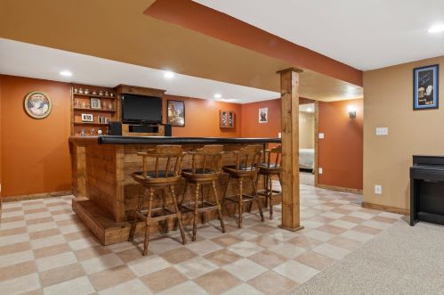 1015 121, Milwaukee WI 53226-3309 exterior