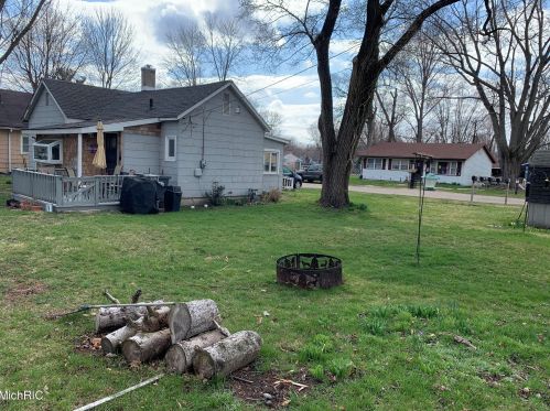 311 Park St, Watervliet, MI 49098-8314