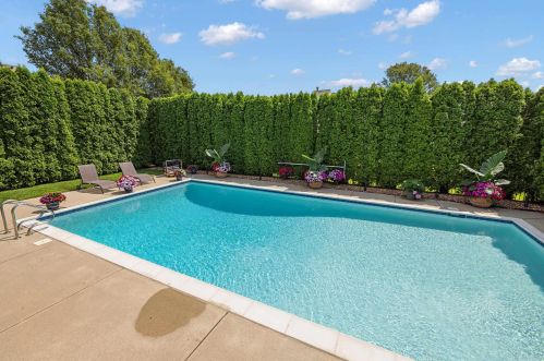 21192 Strawberry Hills Dr, Macomb Township MI 48044-2277 exterior