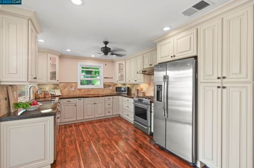 1326 Oregon Dr, Concord CA 94521-4640 exterior