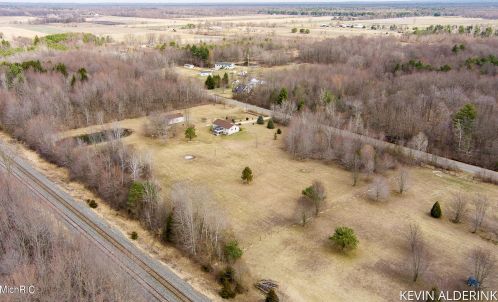 1892 56th St, Fennville MI 49408-8508 exterior