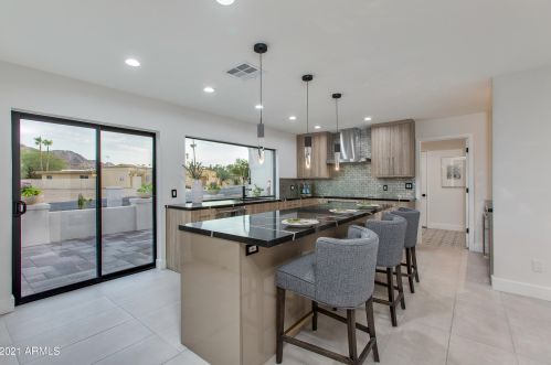 9919 47th Pl, Phoenix AZ  85028-4242 exterior