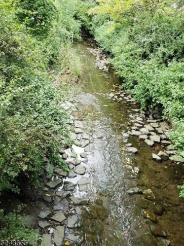 684 Irvington Ave, Maplewood NJ 07040-1623 exterior