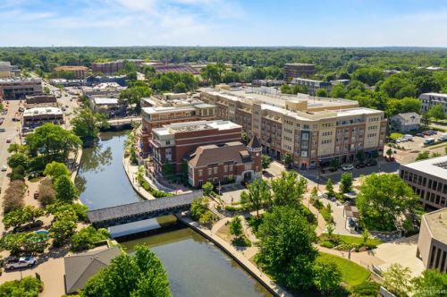 1713 Harris Ln, Naperville IL 60565-2753 exterior