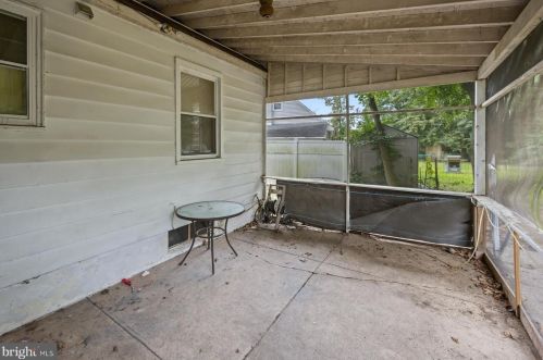 5 Fogarty Dr, Trenton NJ 08619-4320 exterior