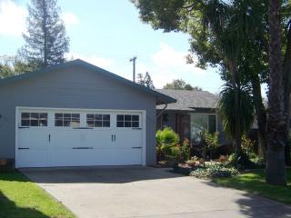 8932 Fashion Dr, Sacramento, CA 95826-4017