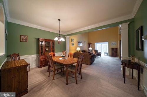 232 Sparrow Dr, Trenton NJ 08690-2461 exterior