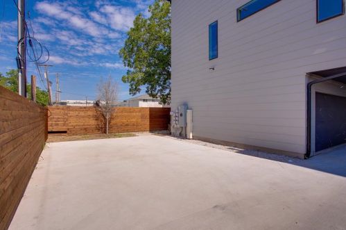 1725 Bennett Ave, Dallas TX  75206-7510 exterior