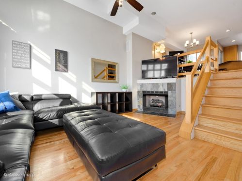 4922 Lawrence Ave, Chicago, IL 60630-3806