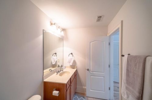 2810 Darby St, Atlanta GA  30319-3655 exterior