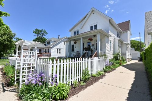 212 70, Milwaukee WI 53223-2114 exterior