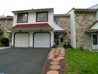 4451 Ernie Davis Cir, Philadelphia, PA 19154-1752