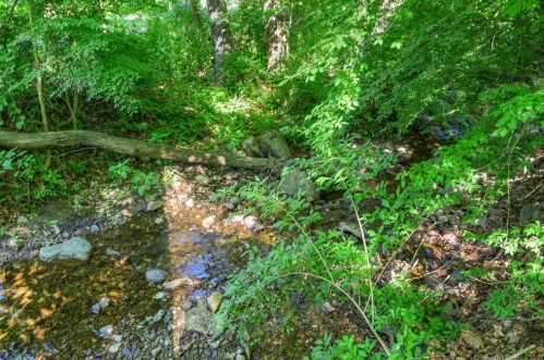 76 Mcfadden Dr, Wilton CT 06897-3912 exterior