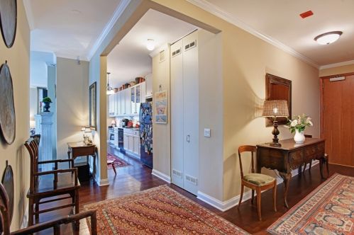 501 Clinton St, Chicago IL  60607-3801 exterior