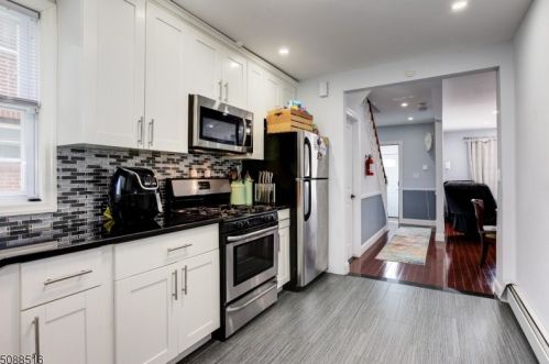 221 Myrtle Ave, Irvington NJ  07111-2657 exterior