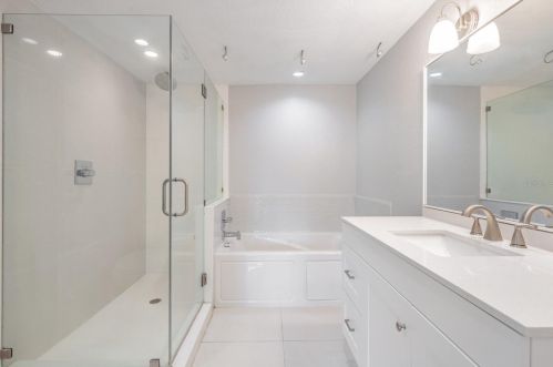 8201 Kirkwood Dr, Tampa FL  33634-2238 exterior