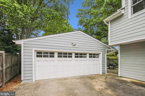 2417 Davis Ave, Alexandria VA  22302-3209 exterior