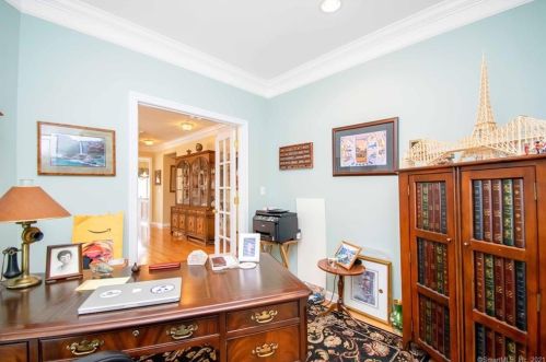 186 Country Club Dr, Seymour CT 06478-1196 exterior